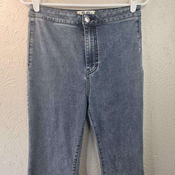 Free People Flare Jeans 28 High Waisted Light Blue Wash Boho Bell Bottom Denim - Picture 3 of 10